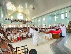 196 Presbyter Pniel Manutapen Ditahbiskan