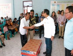Kunker ke Kabupaten Kupang Pj Gubernur NTT Berikan Bantuan Stunting