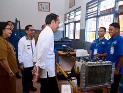 Didampingi Pj. Gubernur Ayodhia Kalake Presiden Jokowi Kunjungi SMK Negeri 5 Kota Kupang