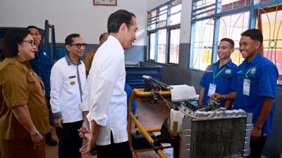 Didampingi Pj. Gubernur Ayodhia Kalake Presiden Jokowi Kunjungi SMK Negeri 5 Kota Kupang