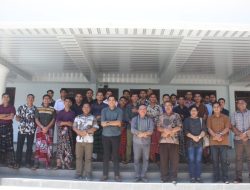 Bupati Masneno Disambut Hangat Para Imam dan Frater Seminari Claret Matani