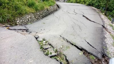 Kerusakan Jalan Taebenu, Warga Diminta Waspada