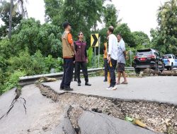 Pj. Gubernur NTT Ayodhia Kalake Tinjau Lokasi Dampak Cuaca Ekstrim di Kota Kupang