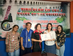 Kesuksesan Siswi SMKN 4 Kupang dengan Big Power Bank Energy Matahari