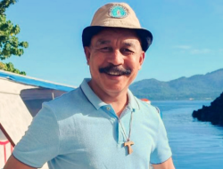 Pedagang Takjil di Depan Gereja Katedral Kupang Mendorong Toleransi Antar Umat Beragama