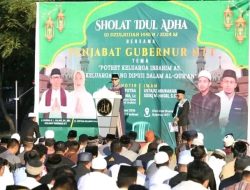 Pj. Gubernur NTT Melaksanakan Sholat Idul Adha Bersama Umat Muslim