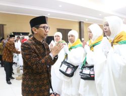 PJ. Gubernur NTT Ayodhia Kalake Melepas 648 Jamaah Haji asal NTT