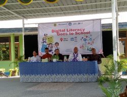 SMP Negeri 8 Kupang Gencar Sosialisasikan Internet Sehat