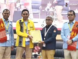 Pasangan Emanuel Melkiades Laka Lena-Jhoni Asadoma Daftar di KPU NTT