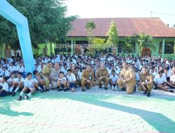 Kunjungi SMP Negeri 8, Pj. Wali Kota Kupang Diajak Siswa Kampanyekan Peduli Lingkungan