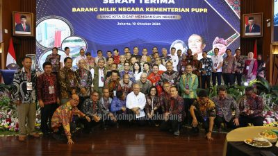 Pj. Wali Kota Kupang Teken Serah Terima Barang Milik Negara dari Kementerian PUPR