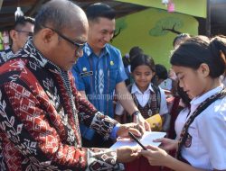 Kunjungi Sekolah di Airnona, Pj. Wali Kota Kupang Tekankan Pentingnya Kecerdasan Spiritual dan Kurikulum Terintegrasi