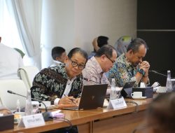 Hadiri Rapat Tingkat Menteri, Pj. Gubernur NTT : Pemerintah Fokus Percepatan Penanganan Erupsi Gunung Lewotobi dan Konflik Sosial Flores Timur