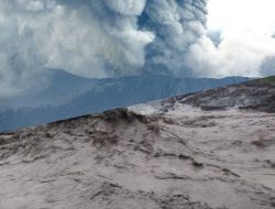 Cuaca Ekstrem, BMKG Peringatkan Ancaman Banjir Lahar Hujan Gunung Lewotobi Laki-Laki