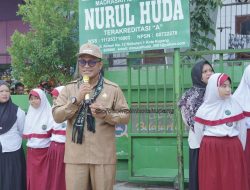 Pj. Wali Kota Kupang Motivasi Siswa MI Nurul Huda: Cerdas dan Berkarakter