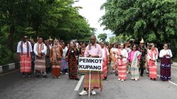 Pemkot Berpartisipasi dalam Parade NTT Bertenun 2024 pada Puncak Perayaan HUT ke-66 NTT