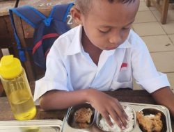 591 Siswa SD Inpres Noelbaki Terima Makan Bergizi Gratis