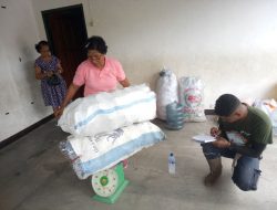 Sampah Daur Ulang Hasilkan Uang Bagi Warga Nefonaek