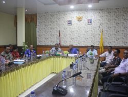 Plt. Sekda Kab. Kupang Pimpin Pertemuan TAPD Pemkab Kupang dan Tim Transisi