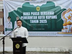 Hari kedua Berkantor, Wali Kota dan Wawali Hadiri Buka Puasa Bersama Masyarakat dan Pengurus Masjid Raya Fontein