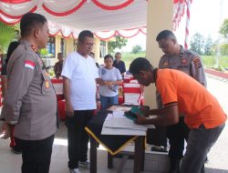 Bupati Kupang dan Kapolres Kupang Serahkan Bantuan Alat Pertanian Kepada Kelompok Tani