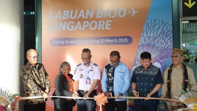 Wagub Johni Asadoma Launching Penerbangan Perdana Jetstar Asia di Bandara Komodo Labuan Bajo