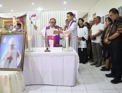 Gubernur Meki Laka Lena Ungkap Mgr. Petrus Turang Sebagai Uskup Penggerak Ekonomi Masyarakat NTT