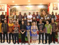 Launching Buku 100 Hari Kerja Melki-Johni, Gubernur Gelorakan Semangat Gotong Royong Untuk Sukseskan Pembangunan