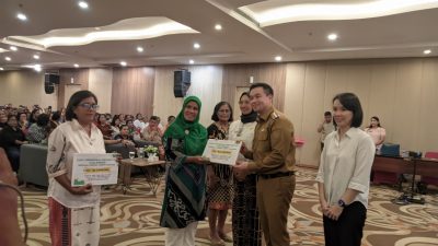 Wali Kota Kupang Serahkan Dana, Posyandu Siap Tingkatkan Layanan