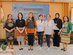 Dukung Ekonomi Kreatif, Pemkot Kupang Gelar Pelatihan Kriya Rajutan Kombinasi Tenun