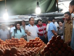 Cek Harga Sembako, Gubernur NTT Lakukan Sidak di TPI Oeba dan Pasar Kasih Naikoten