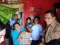 Mendukbangga/Kepala BKKBN RI Bersama Gubernur NTT Kunjungi Keluarga Berisiko Stunting di Kelurahan Sikumana, Kota Kupang