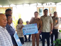 Wali Kota Kupang Beri Penghargaan kepada Wajib Pajak Teladan