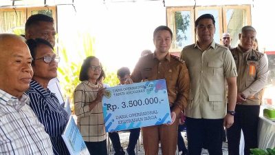 Wali Kota Kupang Beri Penghargaan kepada Wajib Pajak Teladan