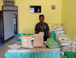 Bantuan Beras Disalurkan di Desa Penfui Timur