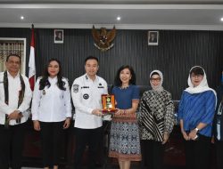 Pemkot Terima Bantuan CSR Kontainer Sampah dari Perbanas untuk Penguatan Sistem Pengelolaan Sampah