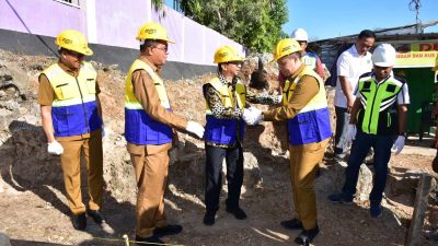 Wali Kota Kupang Hadiri Peletakan Batu Pertama Pembangunan Ruas Jalan Yos Sudarso Tenau