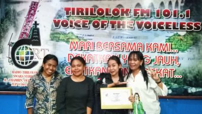 Dari Kampus ke Studio, Mahasiswa IFTK Ledalero Asah Kemampuan di Radio TIRILOLOK