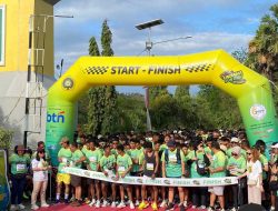 Rektor UNDANA Resmi Lepas 1.065 Peserta Fun Run 2025