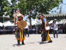 Gubernur Hadiri Pentas Budaya Sagi So’a dan Larik Riung