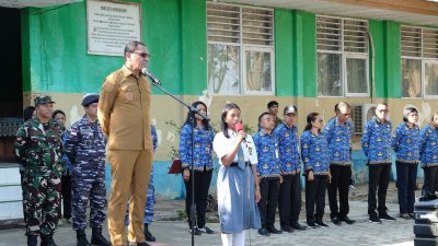 Peringati Hari Sumpah Pemuda, Wagub Johni Asadoma Pimpin Apel Bersama Para Guru dan Siswa di Sabu
