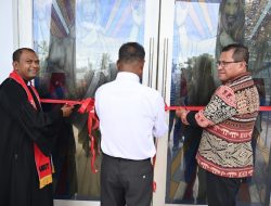 Bupati Kupang dan Ketua Sinode GMIT Resmikan serta Thabiskan Gereja Emaus Oebelo