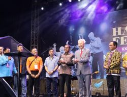 Buka KKR Kesembuhan Ilahi, Wagub Johni Asadoma Ajak Umat Jaga Kemajemukan di NTT