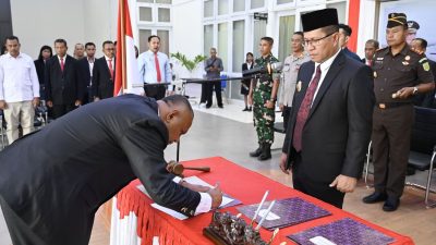 Lantik Dua Pejabat Eselon II, Bupati Kupang Tegaskan Pentingnya Kerja Tim