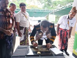 Bupati Kupang Resmikan Gedung Baru Kantor Desa Besmarak