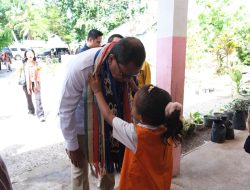 Wakil Gubernur Johni Asadoma Motivasi Murid TK Artha ASI 18 Angkasa Mali Berani Bermimpi Sejak Dini