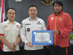 Wali Kota Kupang Apresiasi Atlet PON XXI, Serahkan Bonus Atlet, Pelatih, dan Ofisial PON XXI 2024