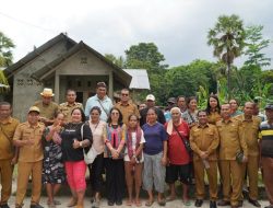 Gubernur Melki Dialog dengan Pelaku UMKM Pembuat Moke di Desa Legelapu, Aimere