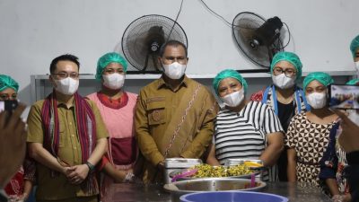 Wakil Gubernur NTT Tinjau SD GMIT Pulelang dan SPPG Alor Kabola, Pastikan Program MBG Berjalan Optimal