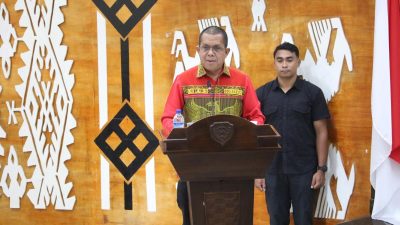 Melki Laka Lena Sampaikan Tanggapan atas Pandangan Fraksi DPRD tentang Perubahan Status Bank NTT Menjadi Perseroda